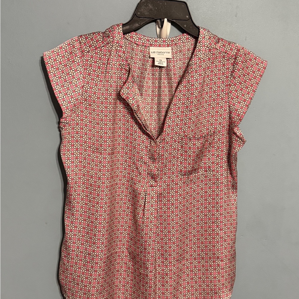 SELLING LIZ CLAIBORNE BLOUSE SIZE PS For WOMEN FLORAL COLOR SHORT SLEEVE USED